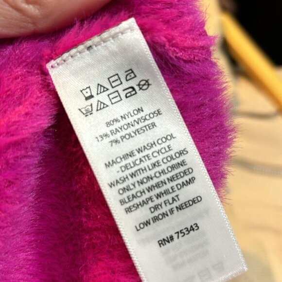 Rachel Zoe hot pink super soft pull-over sweater vest size medium NWOT - Picture 10 of 10